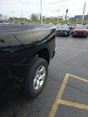 Diamond Black Crystal Pearlcoat 2021 RAM 1500 Big Horn/Lone Star