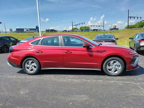 2025 Hyundai SONATA SE