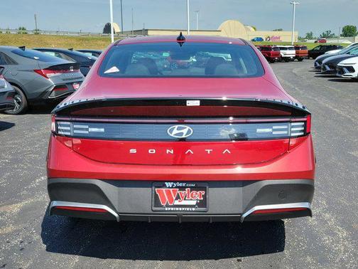 2025 Hyundai SONATA SE