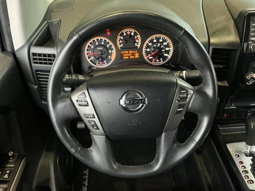 2015 Nissan Titan SV