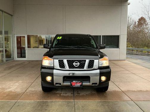 2015 Nissan Titan SV