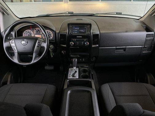 2015 Nissan Titan SV
