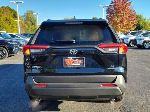 2025 Toyota RAV4 Hybrid LE