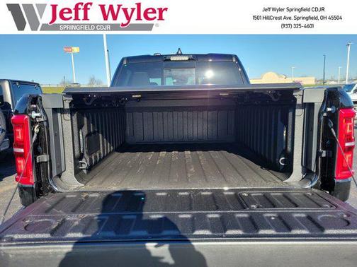 Diamond Black Crystal Pearlcoat 2026 RAM 1500 Limited