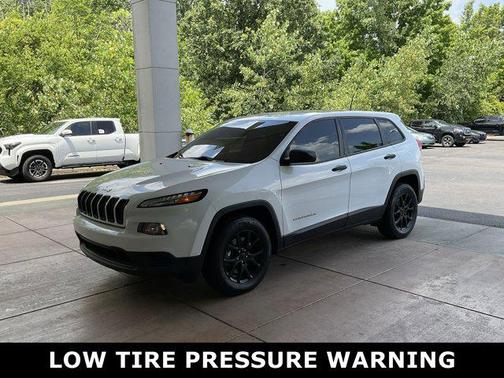 2017 Jeep Cherokee Sport