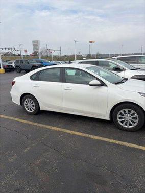Clear White 2024 Kia Forte LX