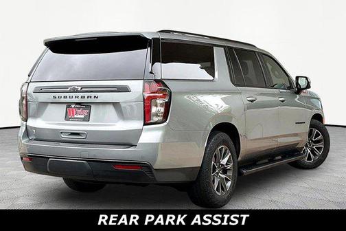 Sterling Gray Metallic 2023 Chevrolet Suburban 4WD Z71