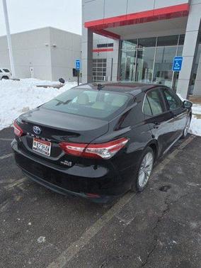 2020 Toyota Camry Hybrid XLE