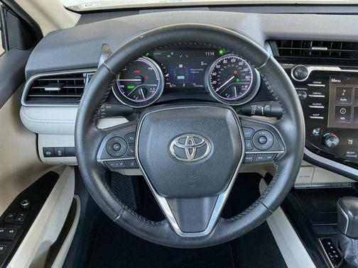 2020 Toyota Camry Hybrid XLE