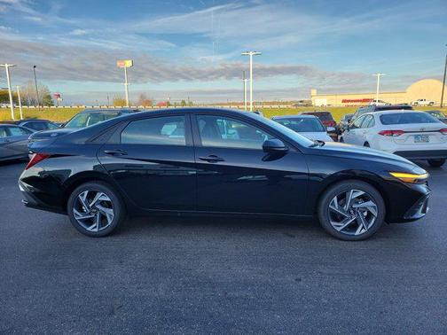 2025 Hyundai ELANTRA Sport