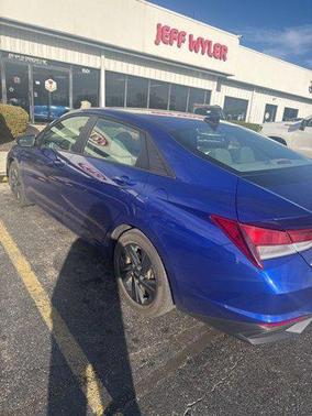 2022 Hyundai ELANTRA SEL