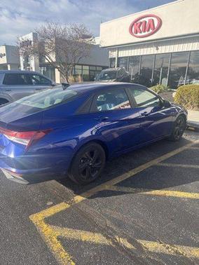 2022 Hyundai ELANTRA SEL