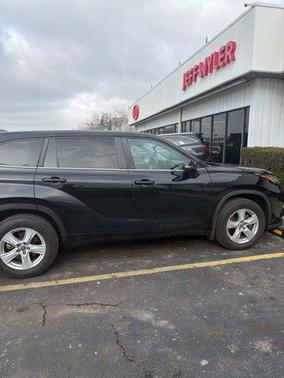 2023 Toyota Highlander LE