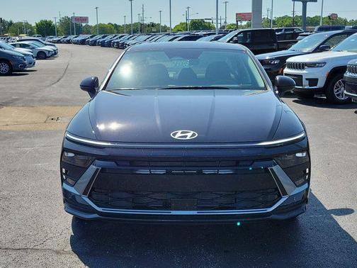 2025 Hyundai SONATA SE