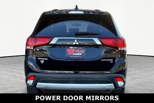 Labrador Black Pearl 2017 Mitsubishi Outlander SE