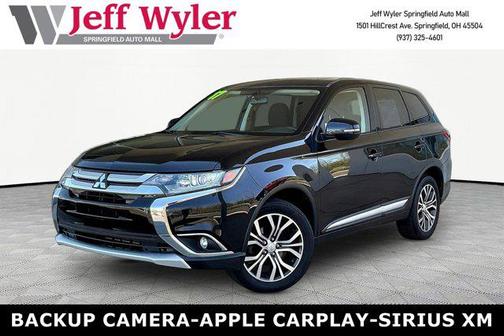Labrador Black Pearl 2017 Mitsubishi Outlander SE