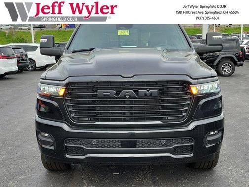 Diamond Black Crystal Pearlcoat 2026 RAM 1500 Laramie