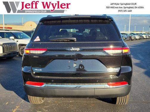 2025 Jeep Grand Cherokee Laredo