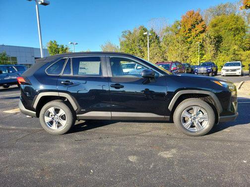 2025 Toyota RAV4 Hybrid LE