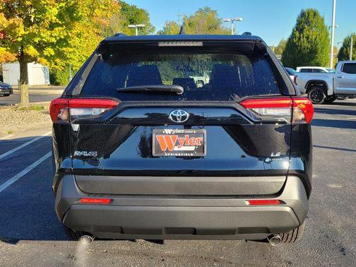 2025 Toyota RAV4 Hybrid LE