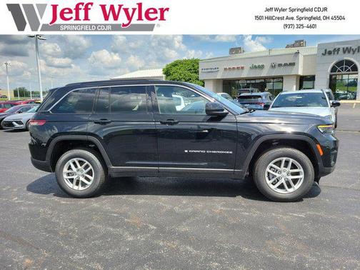 2025 Jeep Grand Cherokee Laredo