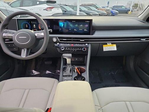 2025 Hyundai SONATA SE