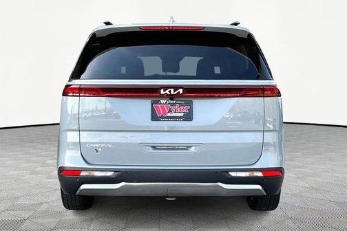 Ceramic Silver 2024 Kia Carnival SX