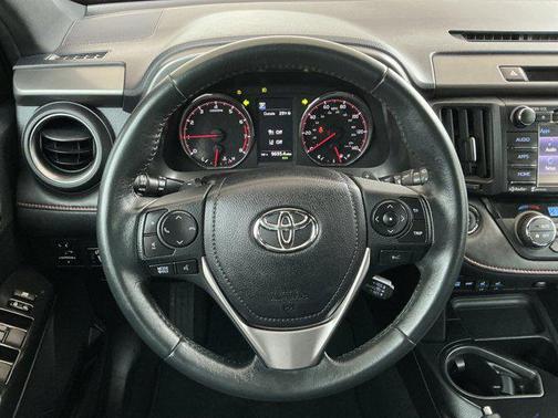 2017 Toyota RAV4 SE