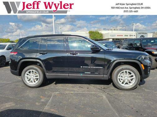 2025 Jeep Grand Cherokee Laredo