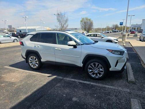 Blizzard Pearl 2021 Toyota RAV4 Limited