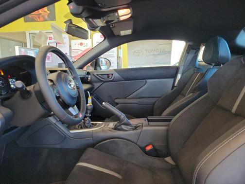 2025 Toyota GR86 Premium