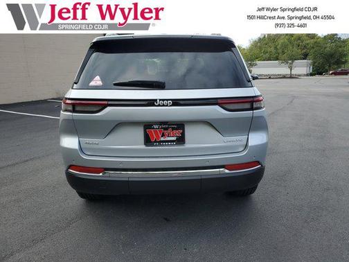 2025 Jeep Grand Cherokee Laredo