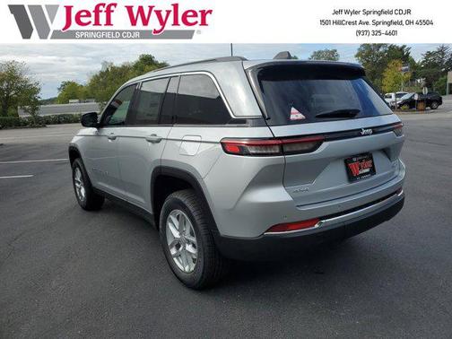 2025 Jeep Grand Cherokee Laredo