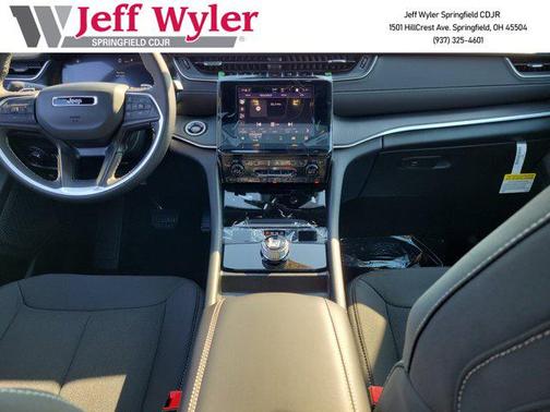 2025 Jeep Grand Cherokee L Laredo