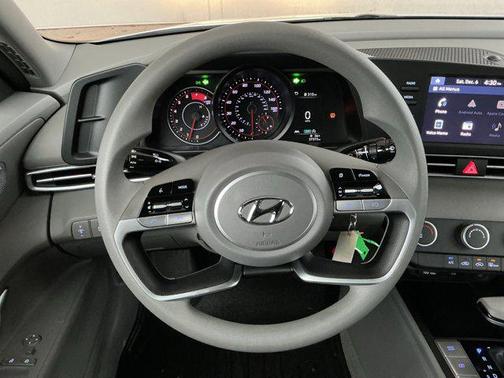 2023 Hyundai ELANTRA SE