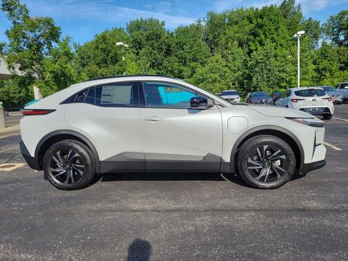 0089 2026 Toyota C-HR SE