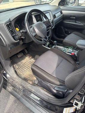 Labrador Black Pearl 2017 Mitsubishi Outlander SEL