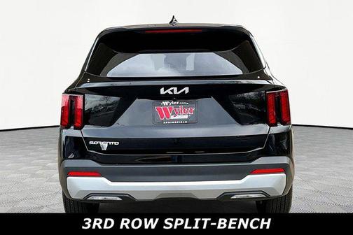 2025 Kia Sorento LX