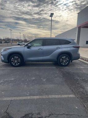 2024 Toyota Highlander XLE