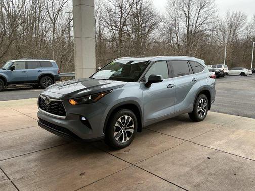 2024 Toyota Highlander XLE