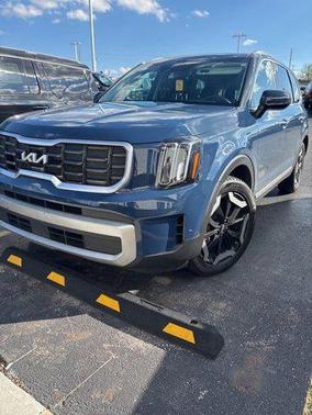 Midnight Lake Blue 2023 Kia Telluride S