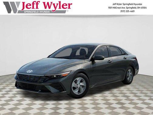 2025 Hyundai ELANTRA SE