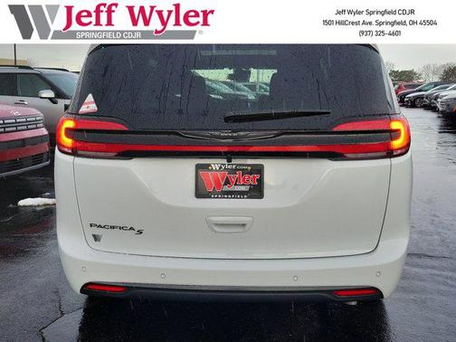 2026 Chrysler Pacifica L