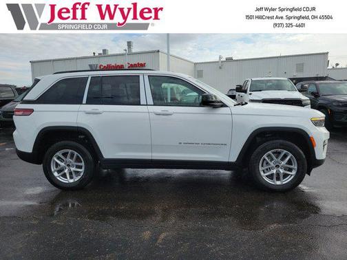 2025 Jeep Grand Cherokee Laredo