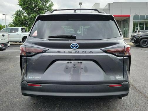 2025 Toyota Sienna XLE