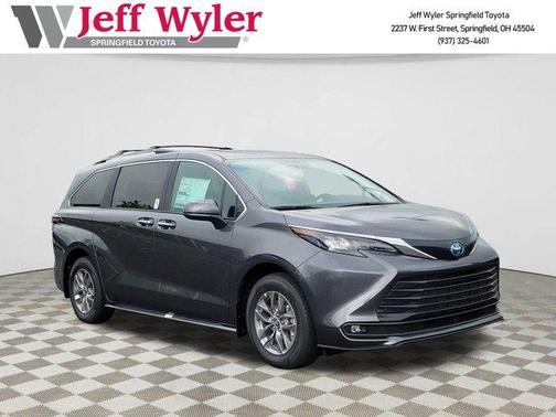 2025 Toyota Sienna XLE