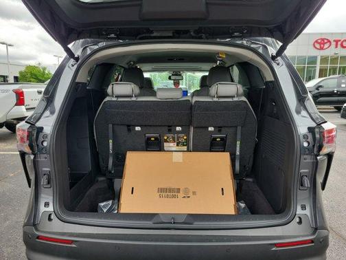 2025 Toyota Sienna XLE