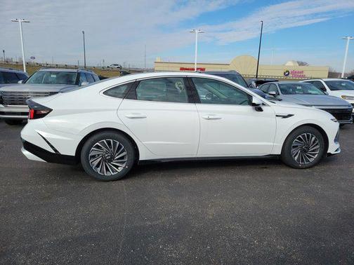 2026 Hyundai SONATA Hybrid SE