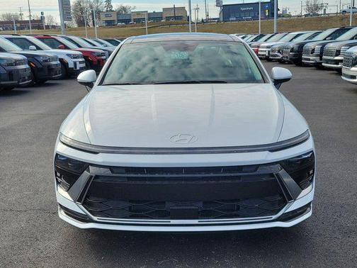 2026 Hyundai SONATA Hybrid SE