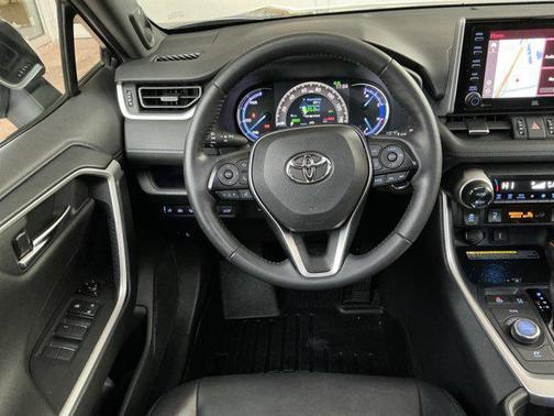 2020 Toyota RAV4 Hybrid SE